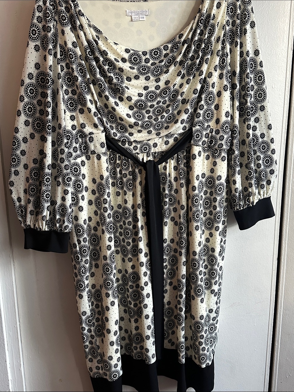 London Times 18W Black and Cream Printed Drape Neck Women’s dress with Tie Waist